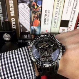 Picture of Roger Dubuis Watch _SKU762846837891500